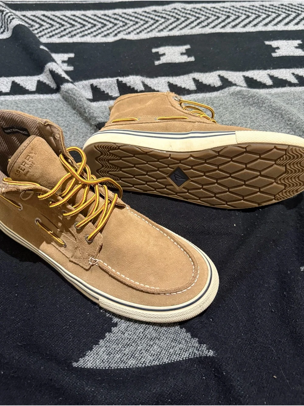 Sperry Men’s Tan Suede Chukka Boat Shoes size 10.5